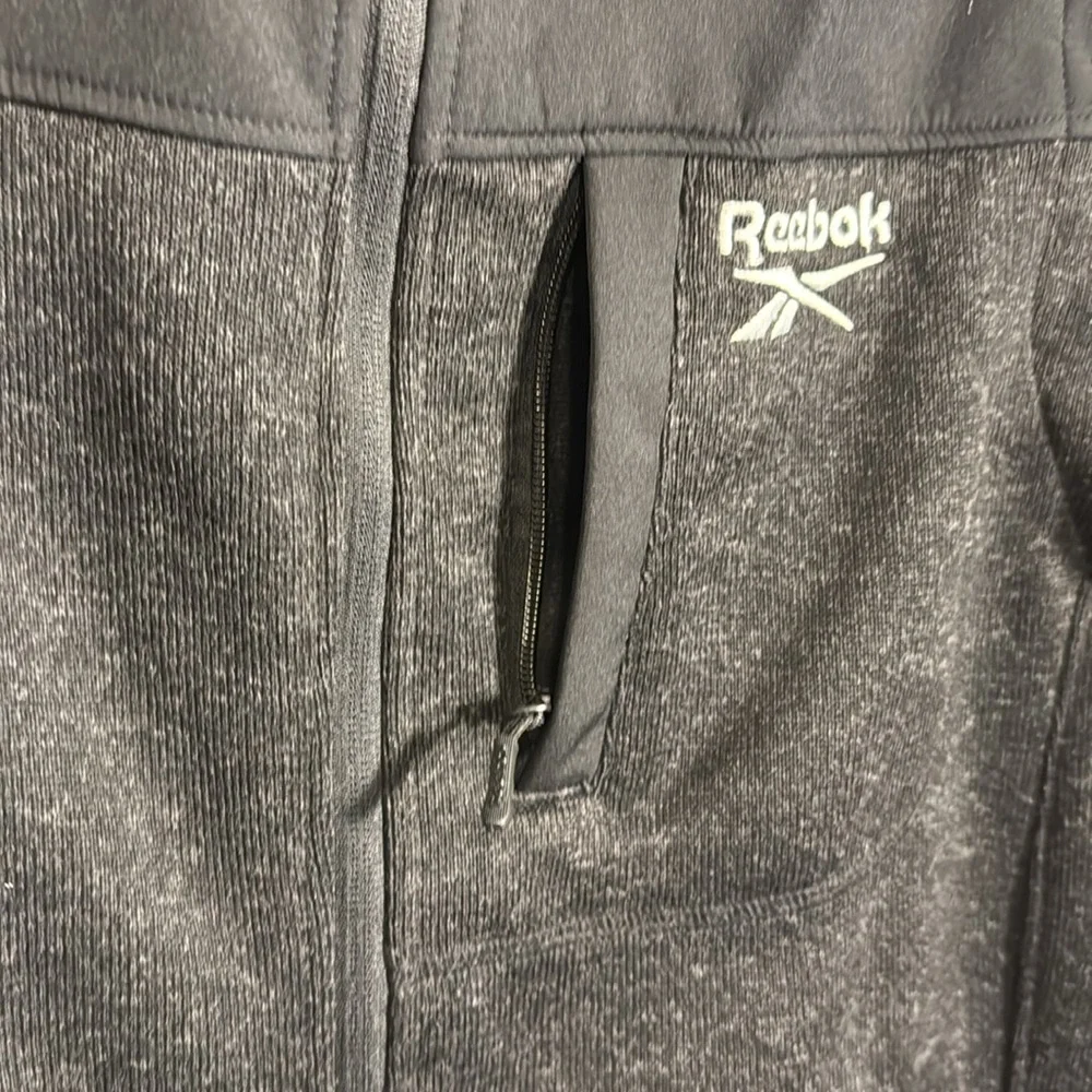 Reebok Men's‎ large Charcoal Black Vest two tone zip chest pocket